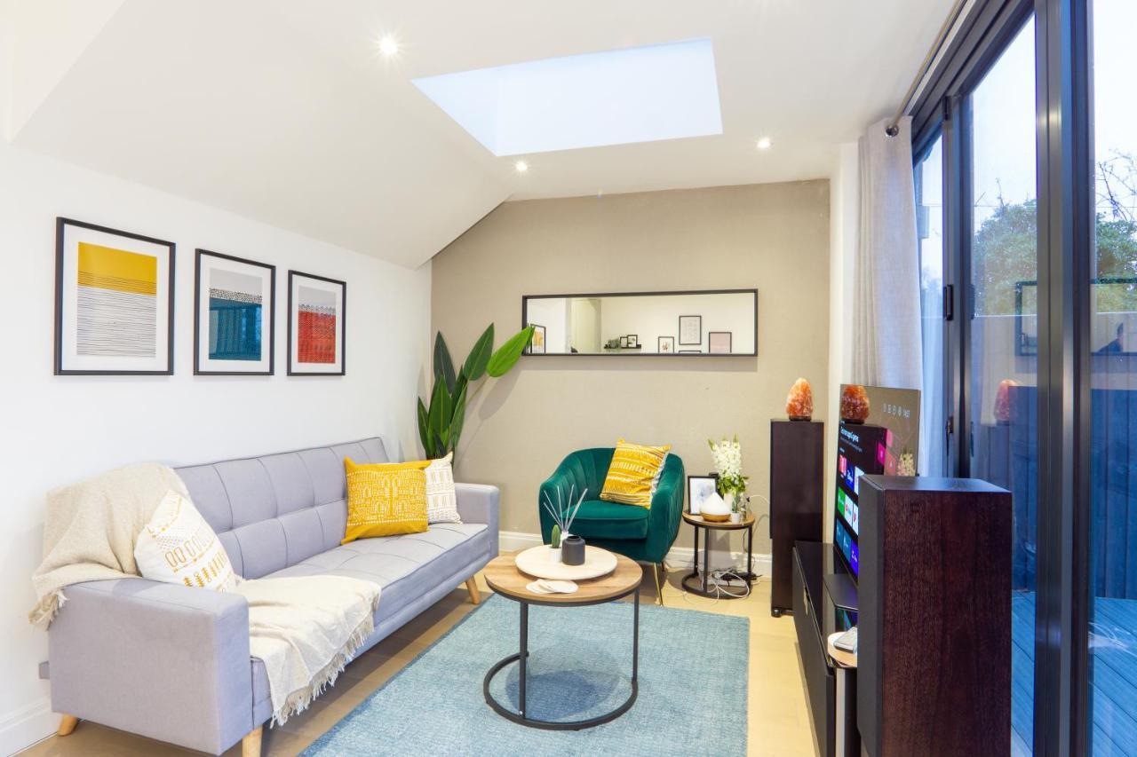 A Beautiful One Bedroom Flat With Garden & Parking Mill Hill Eksteriør billede