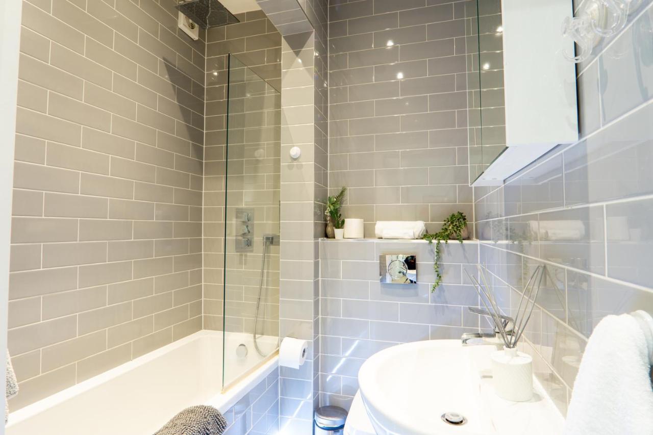 A Beautiful One Bedroom Flat With Garden & Parking Mill Hill Eksteriør billede